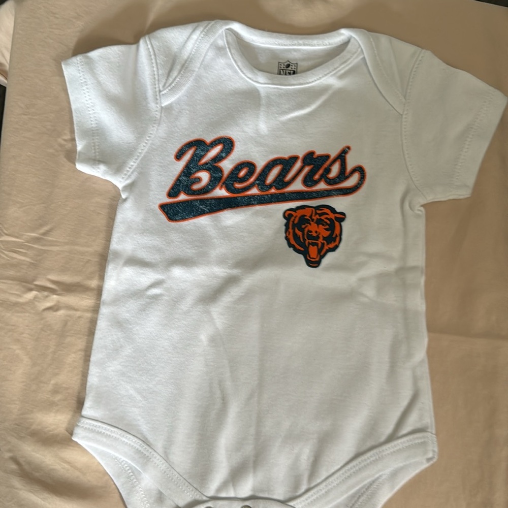NFL CHICAGO BEARS 3-PIECE BABY SET MERCHANDISE - Picture 3 of 8